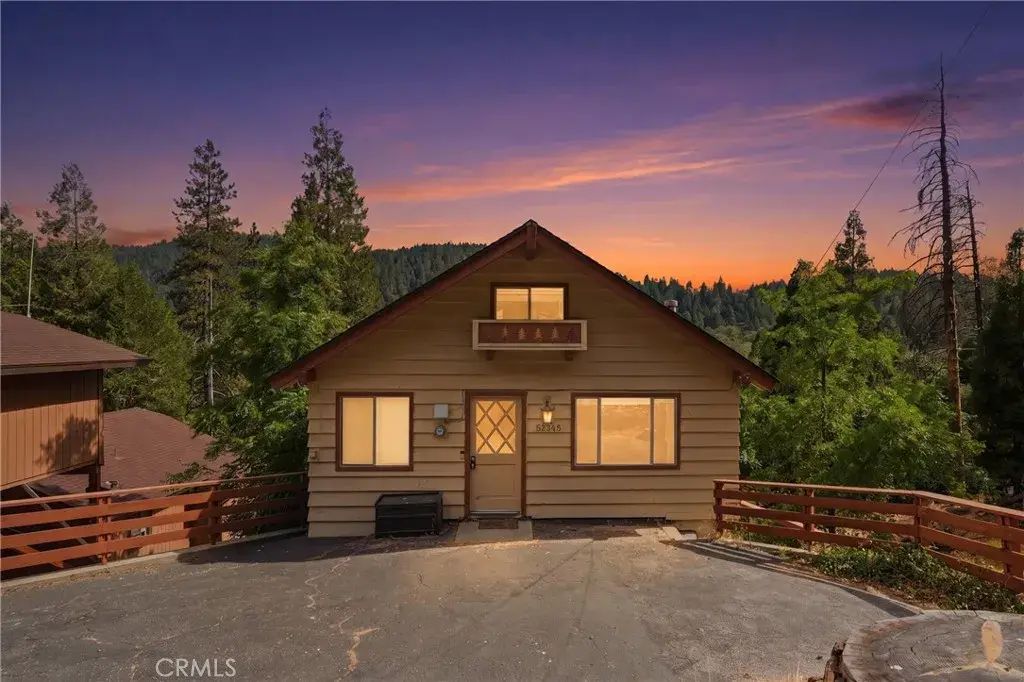 23755 Zuger, Crestline