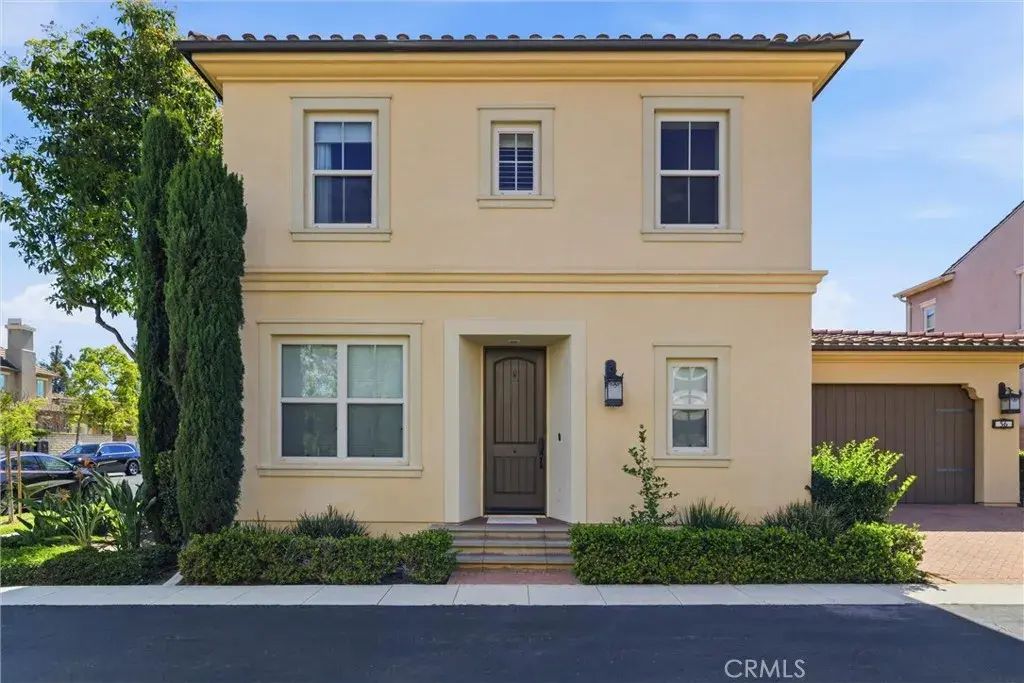 56 Twin Gables, Irvine