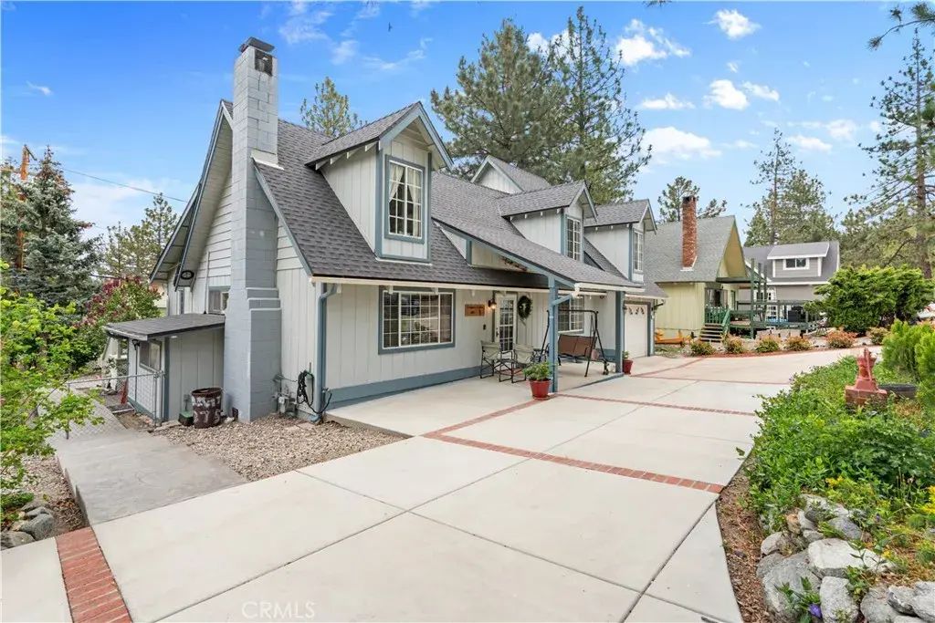 5375 Chaumont, Wrightwood