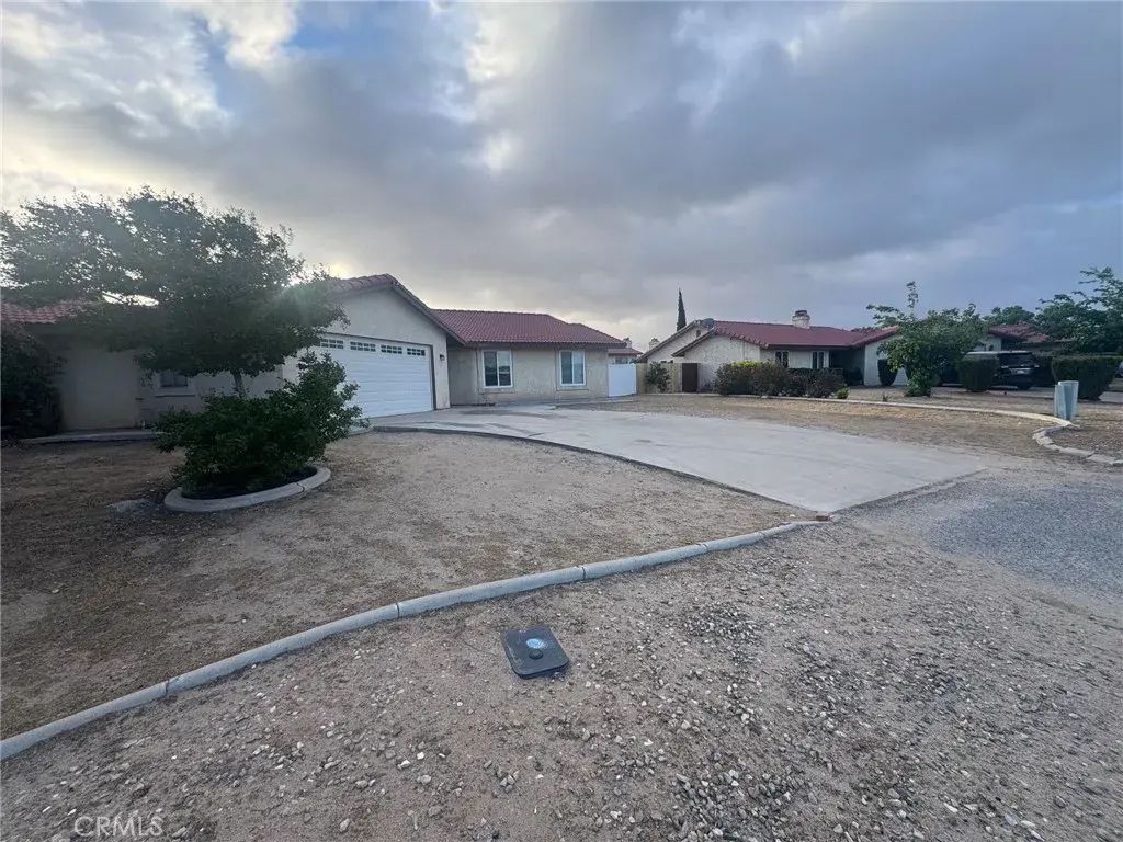 10333 Tamarisk Avenue, Hesperia