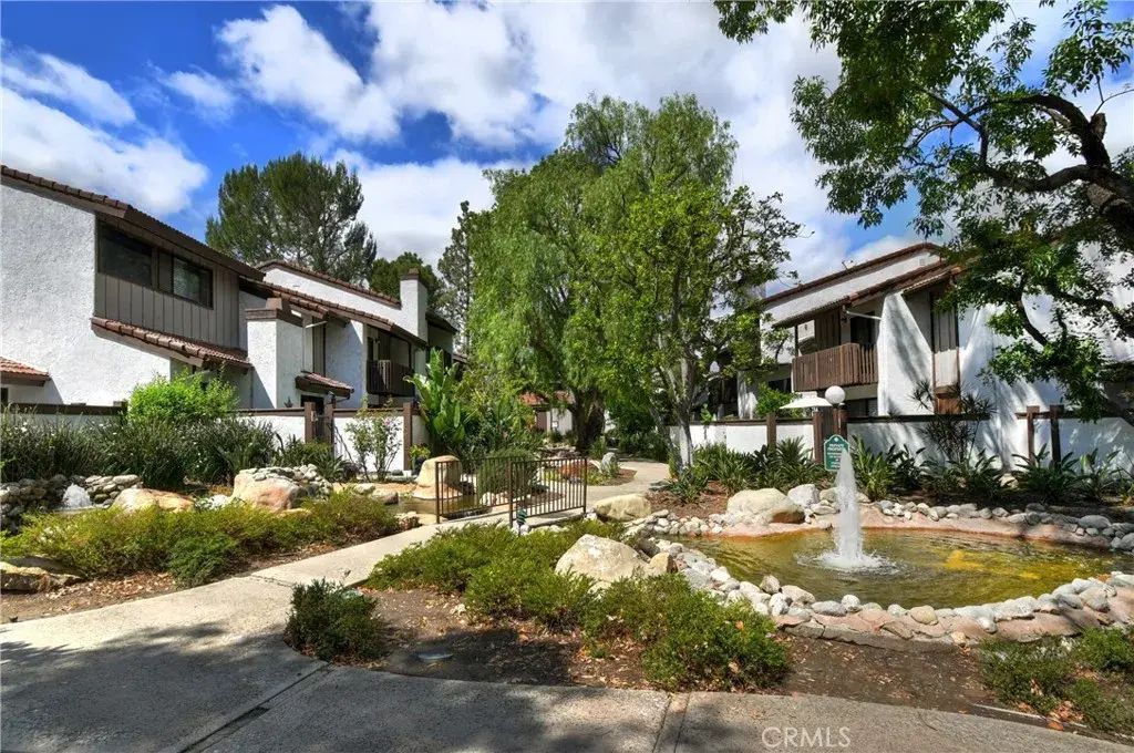 6265 Canoga 53, Woodland Hills
