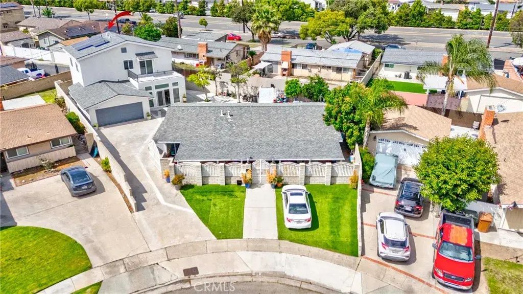 525 W Woodcrest, Fullerton