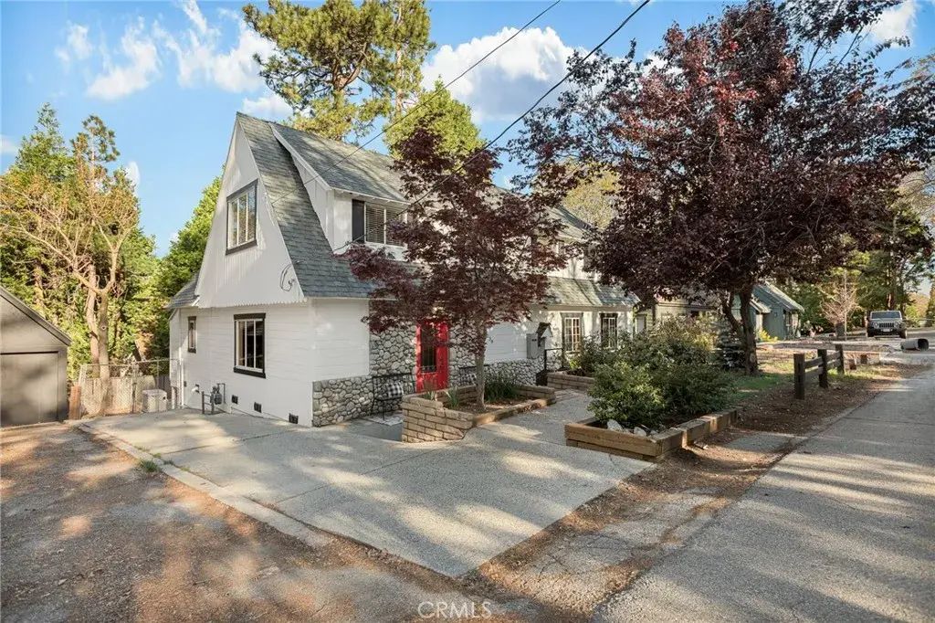 230 Hemlock Drive, Lake Arrowhead