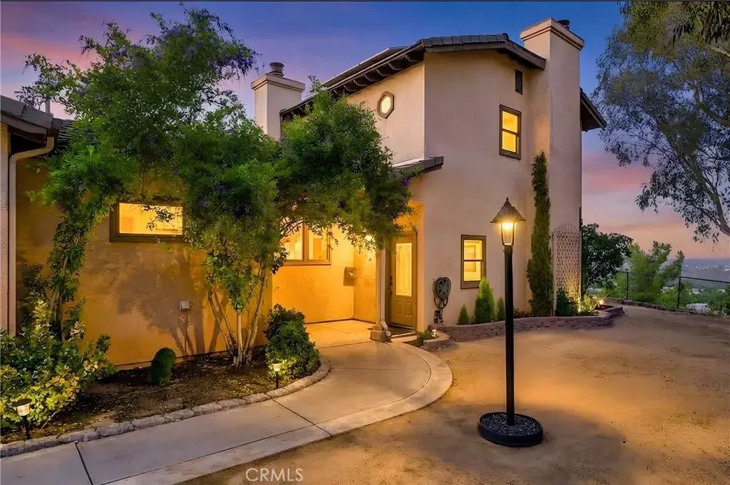 32360 Navajo Springs, Wildomar