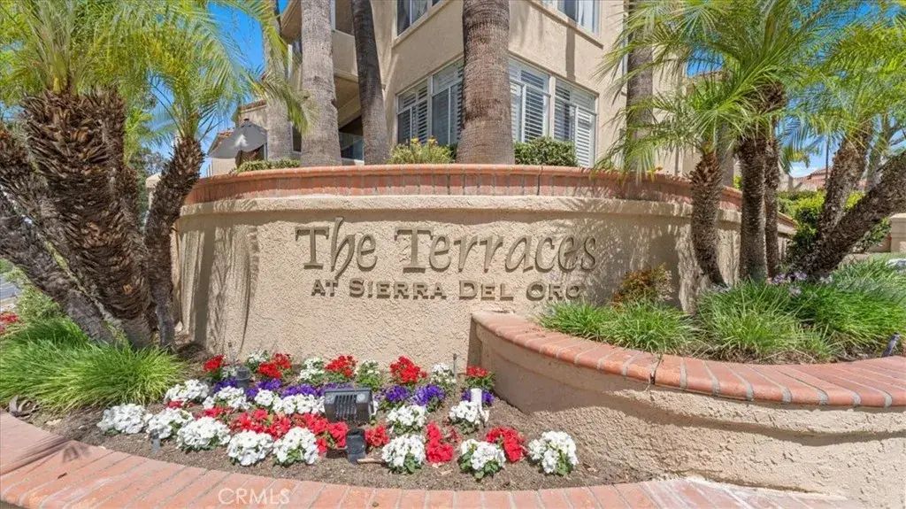 3190 Puesta Del Sol Court 201, Corona