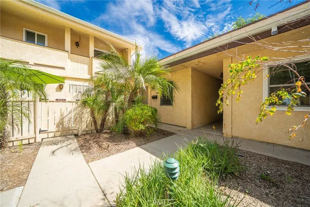 8120 Canby Ave #6, Reseda