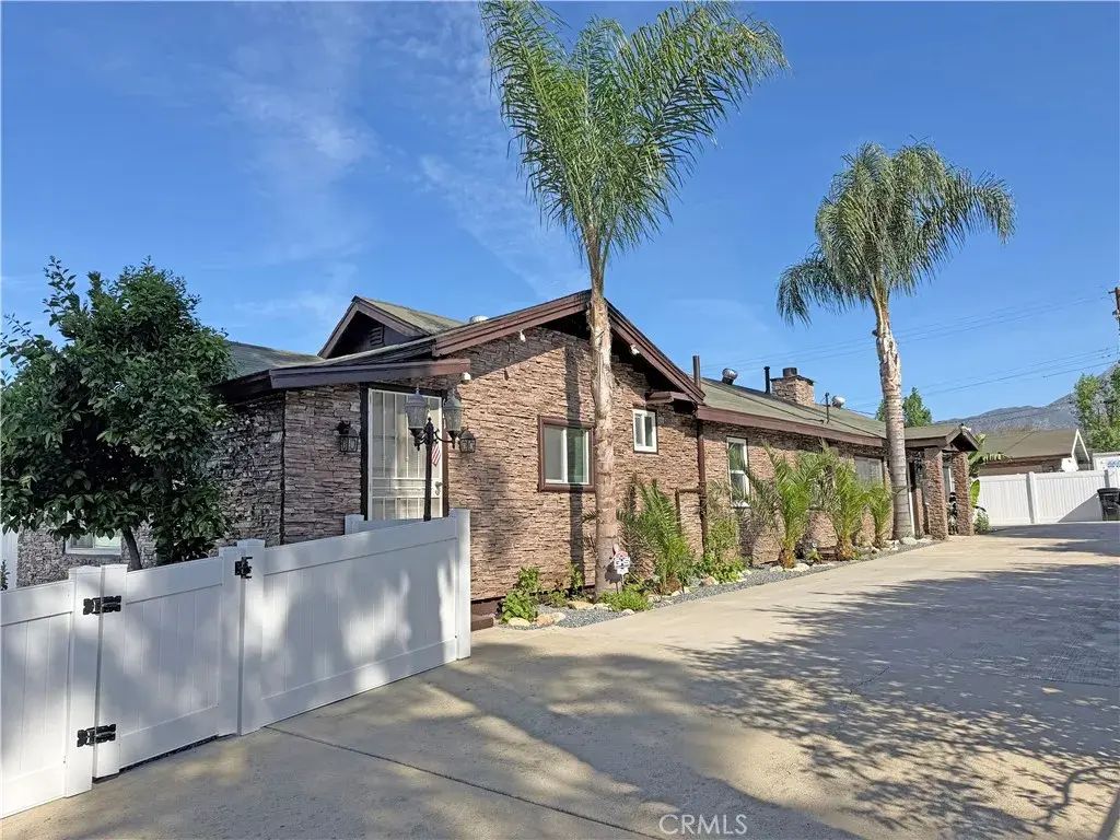 621 E Pine, Upland