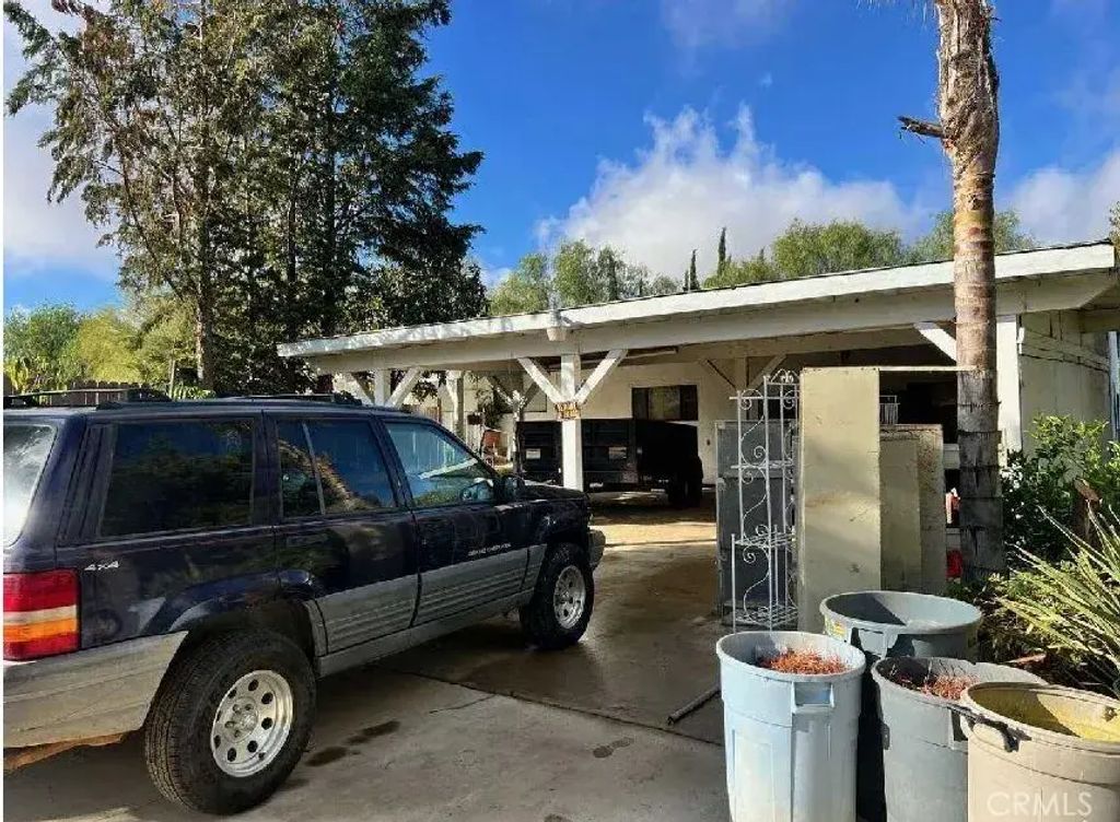 13515 Cajalco Road, Perris