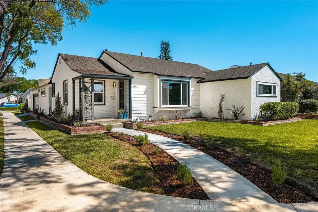 1842 N Greenbrier, Long Beach