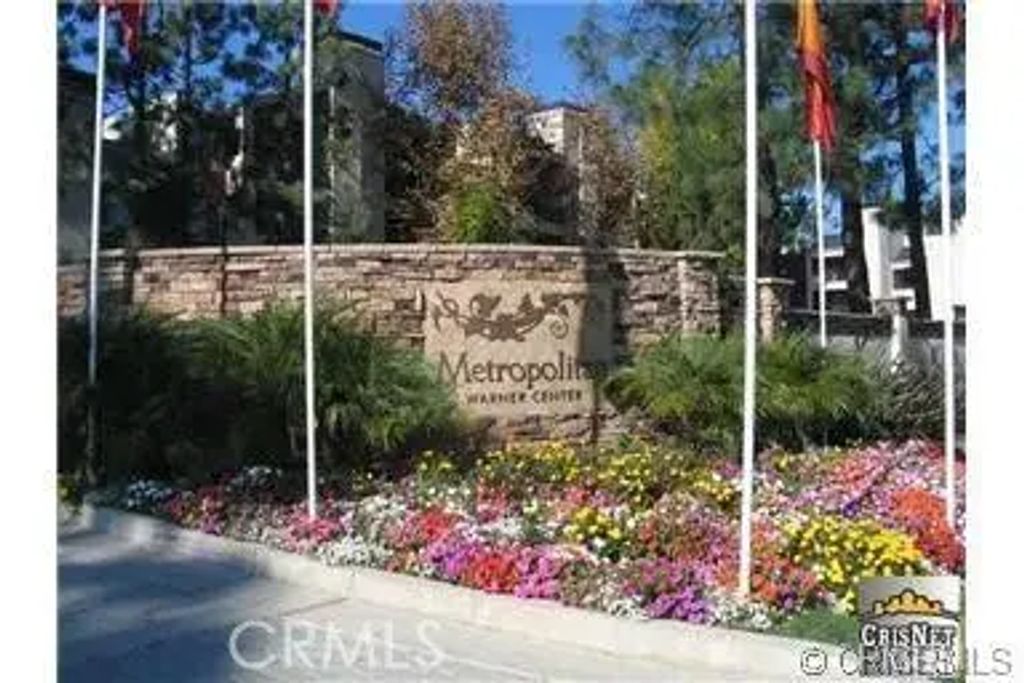 5530 Owensmouth Avenue 214, Woodland Hills
