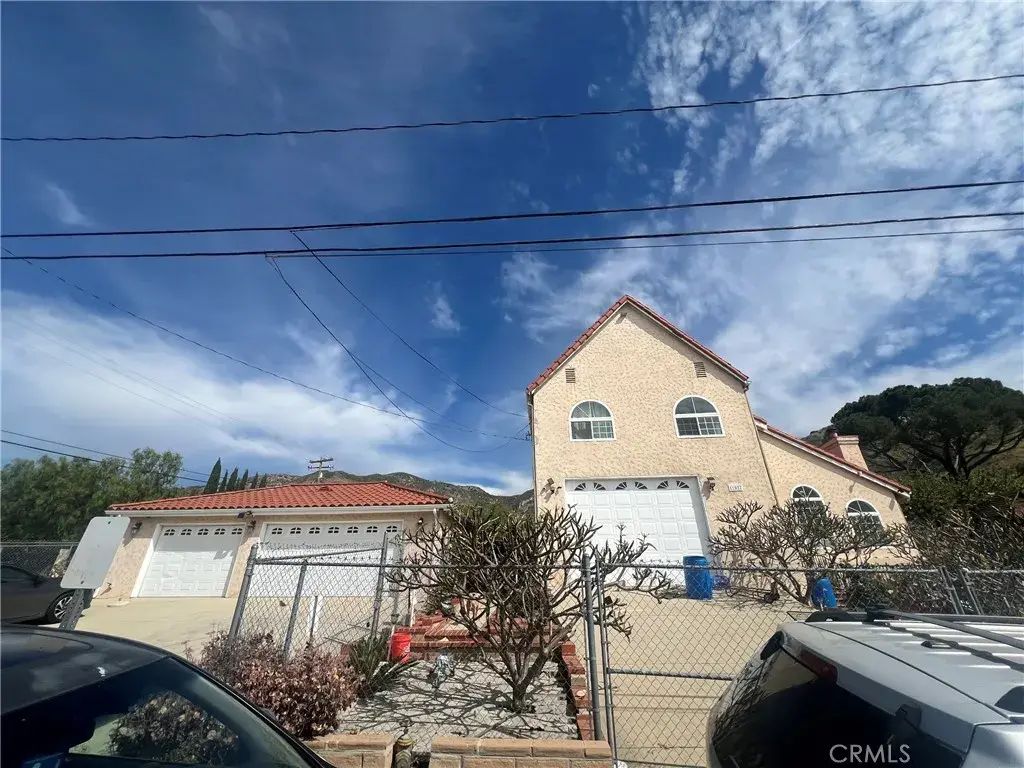 11027 Gaston, Sylmar