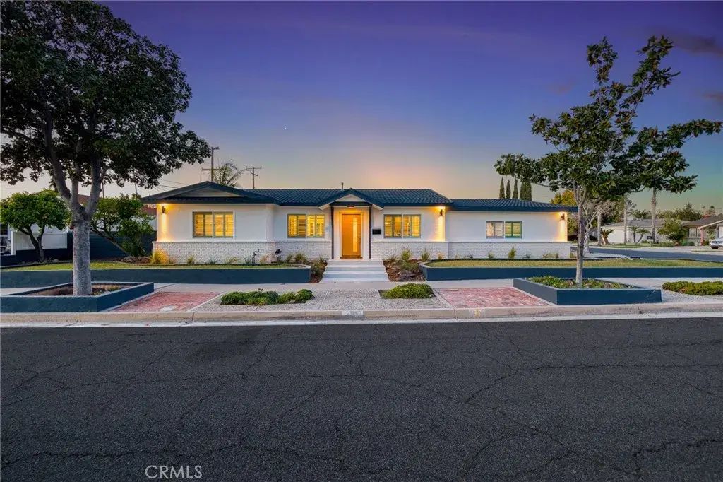 2705 E Orange Grove Avenue, Orange