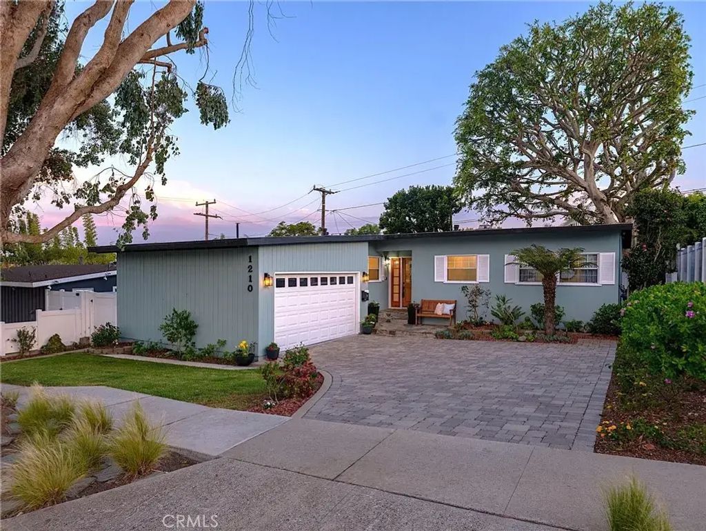 1210 Keats Street, Manhattan Beach