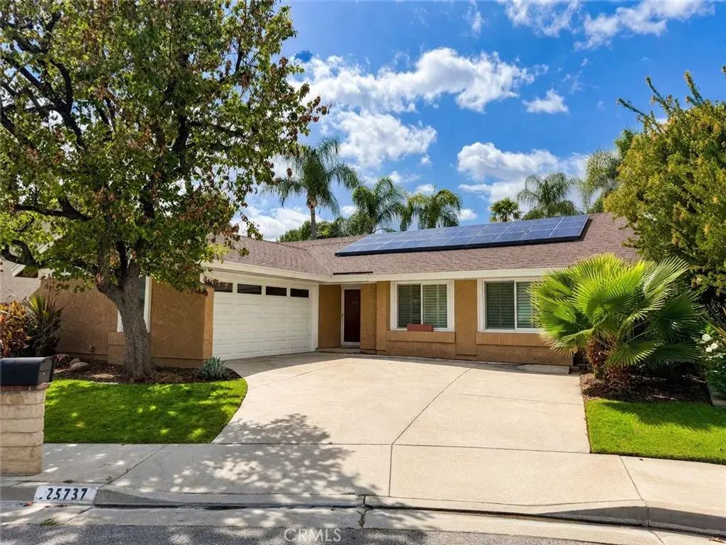 25737 Tamarisk Place, Valencia