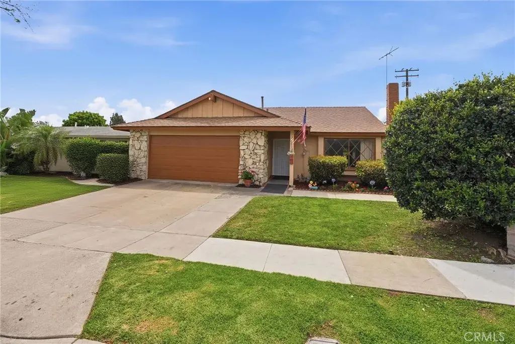 9514 Smoke Tree, Fountain Valley
