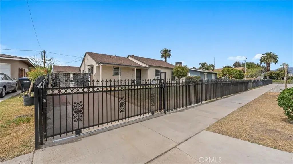 1351 N 10th, Colton