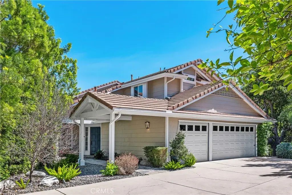 7238 Woodvale Court, West Hills