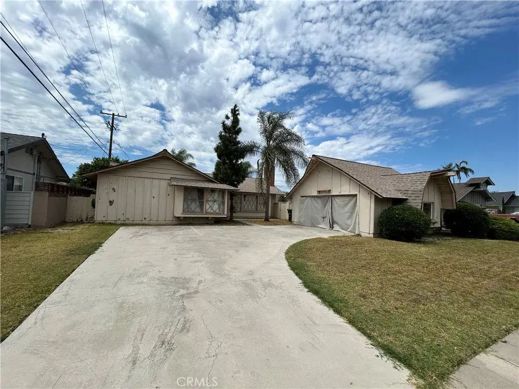 12041 Davenport, Los Alamitos