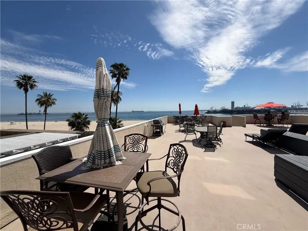1174 E Ocean 10, Long Beach