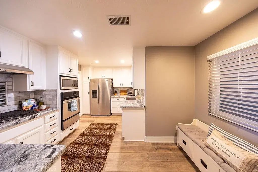 1516 Pacific Coast, Huntington Beach