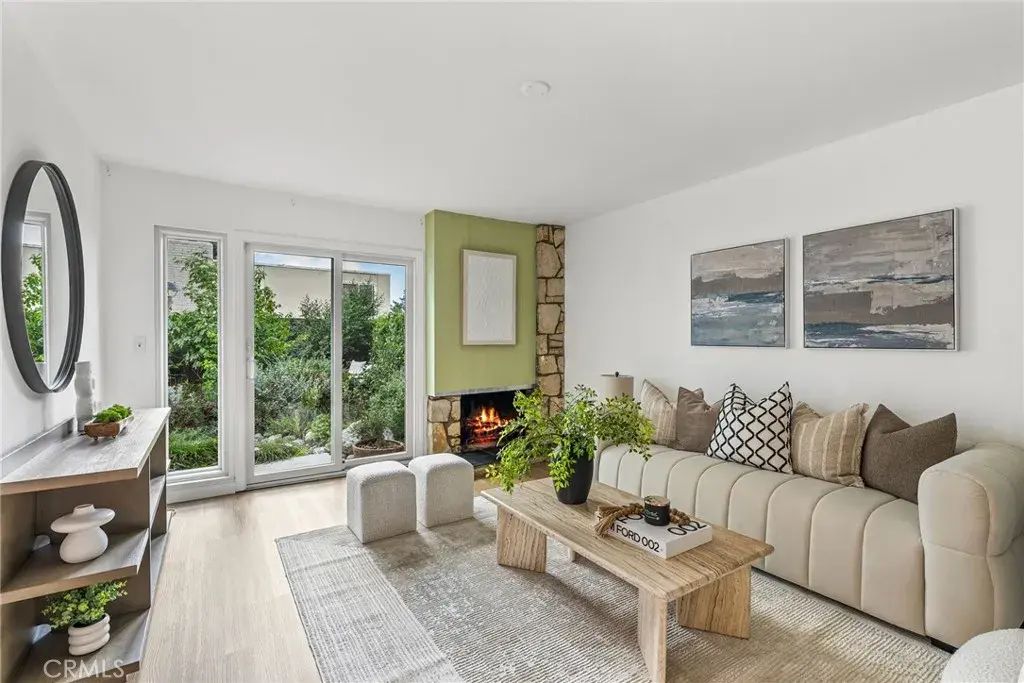 365 Monte Vista Avenue, Costa Mesa