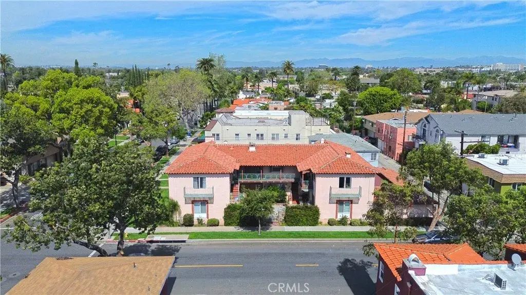 2200 W Chestnut, Long Beach
