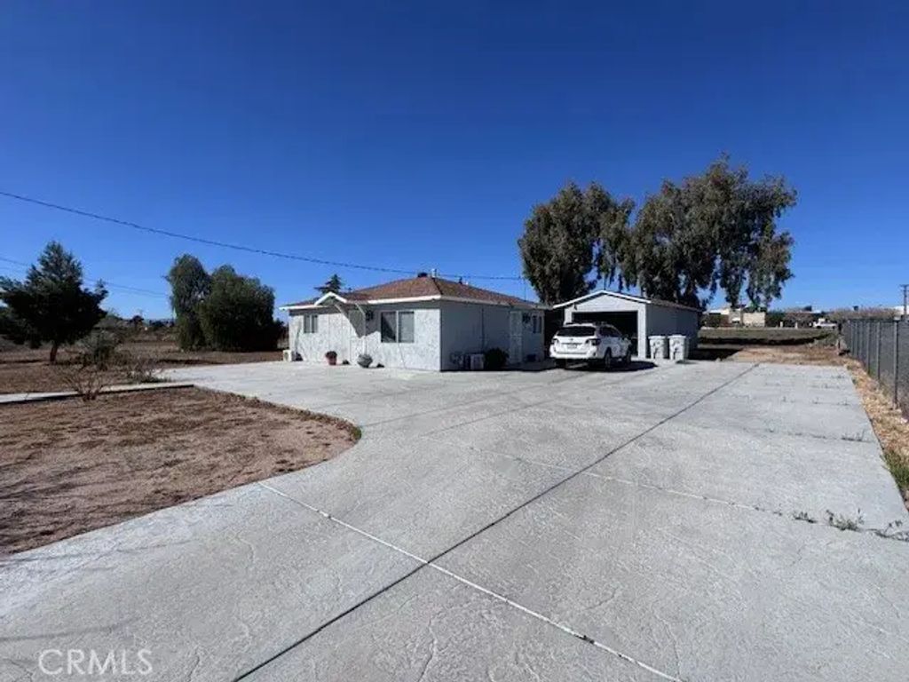 11918 Hemlock, Hesperia