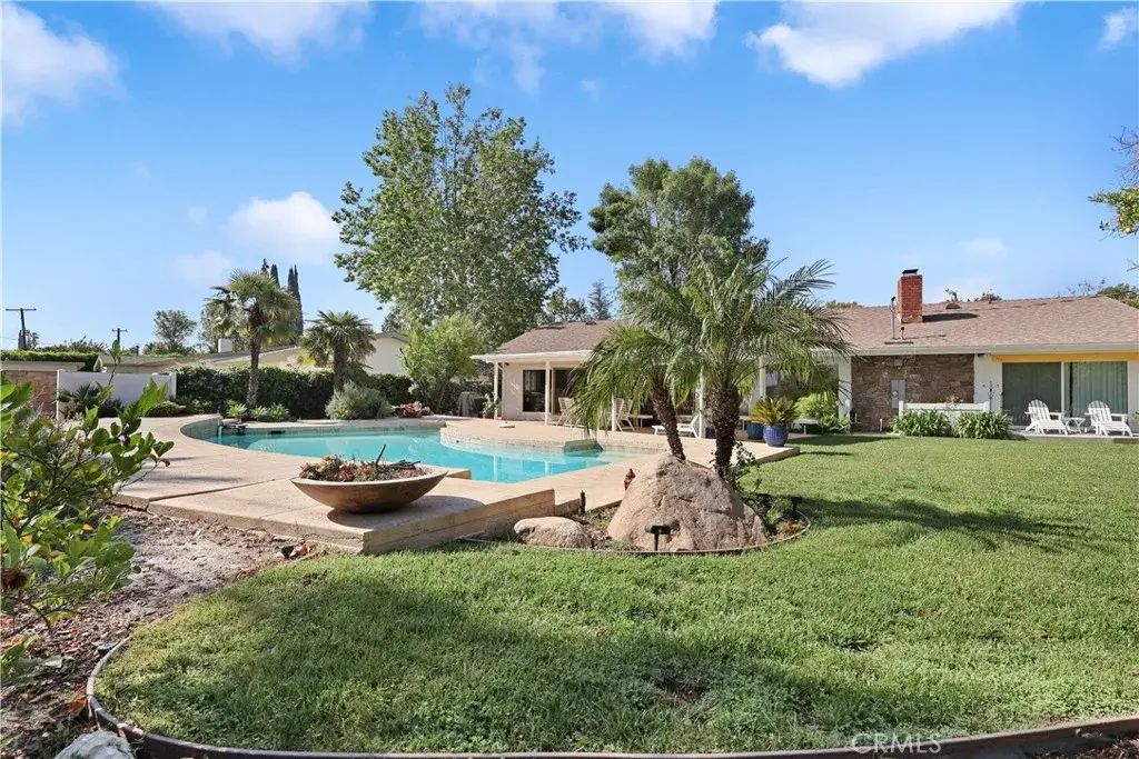 23929 Crosson, Woodland Hills