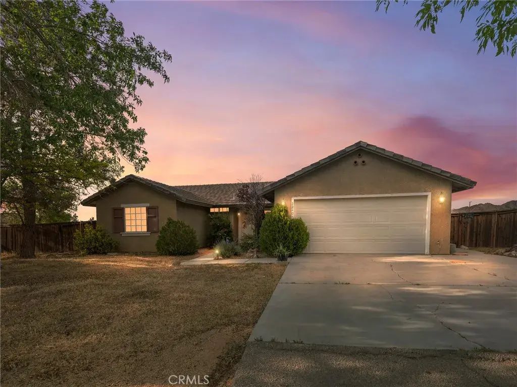 22404 Broken Lance Court, Apple Valley