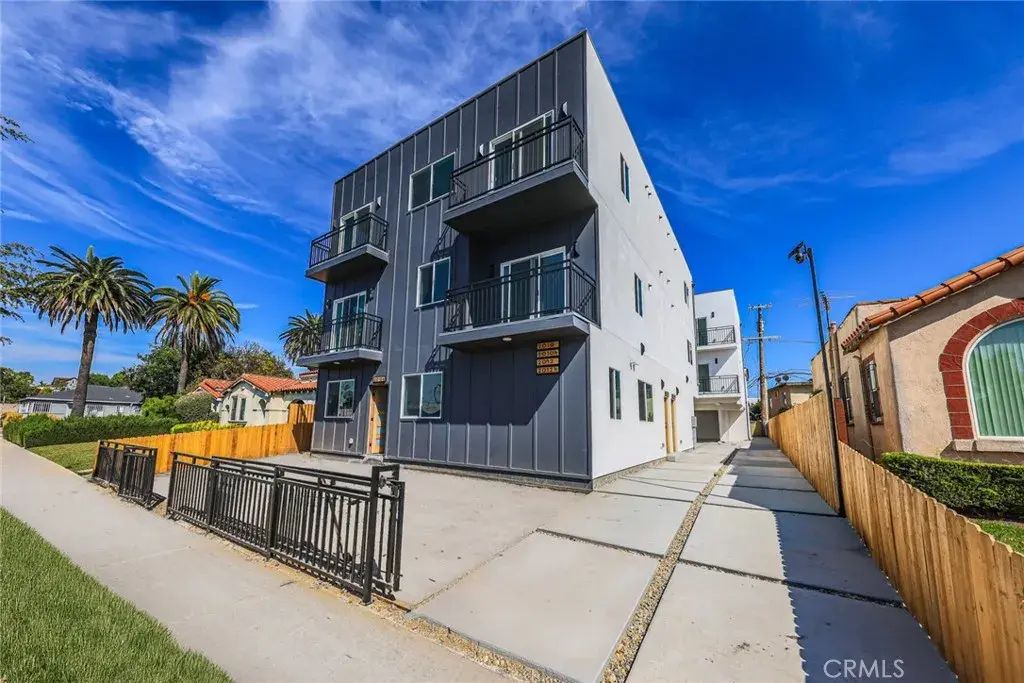 2012 Dunsmuir Avenue B, Los Angeles