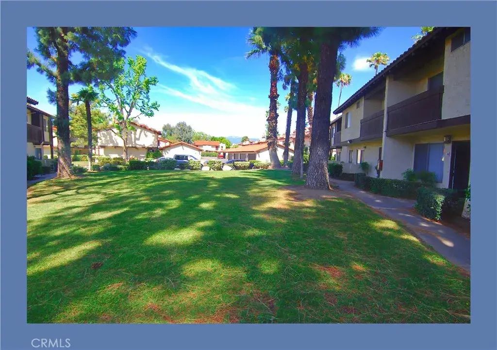 1097 Santo Antonio Drive 26, Colton