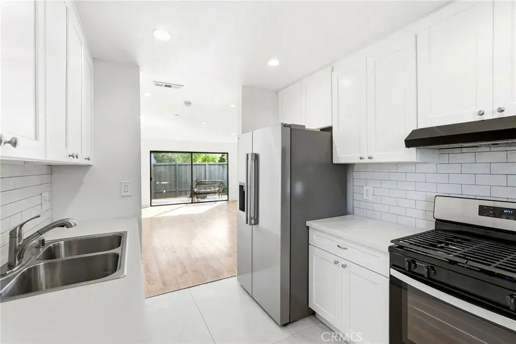 11311 Tampa Avenue 21, Porter Ranch