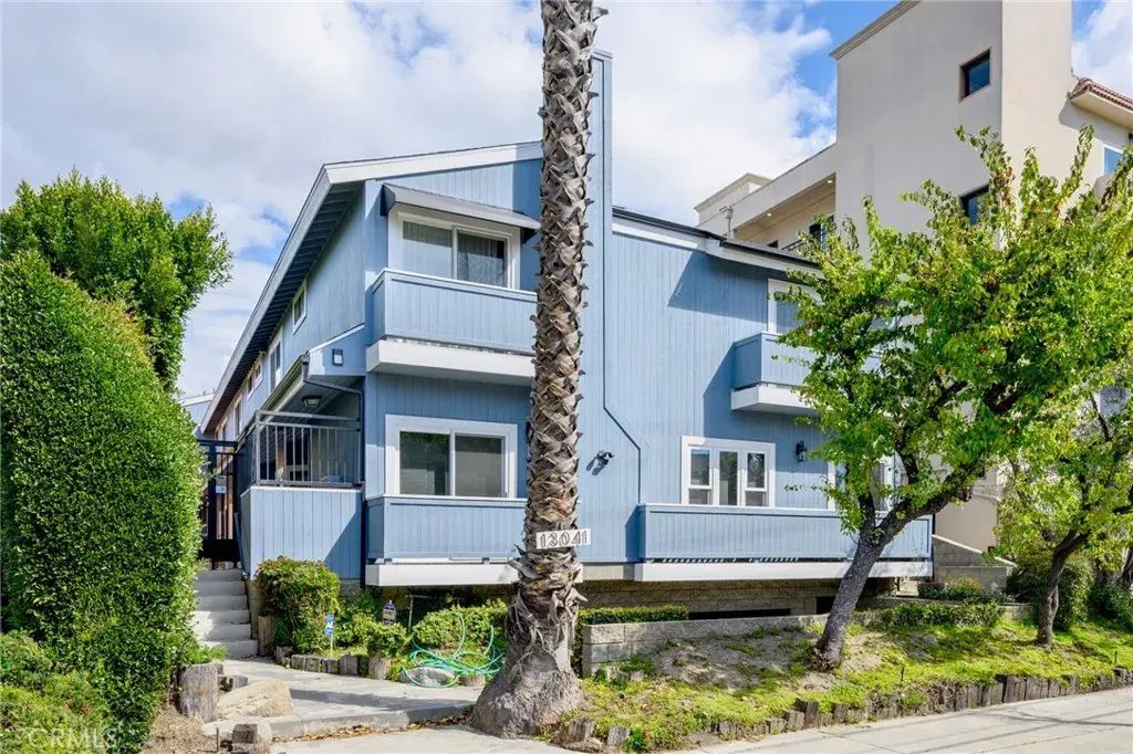 13041 Moorpark Street 2, Studio City