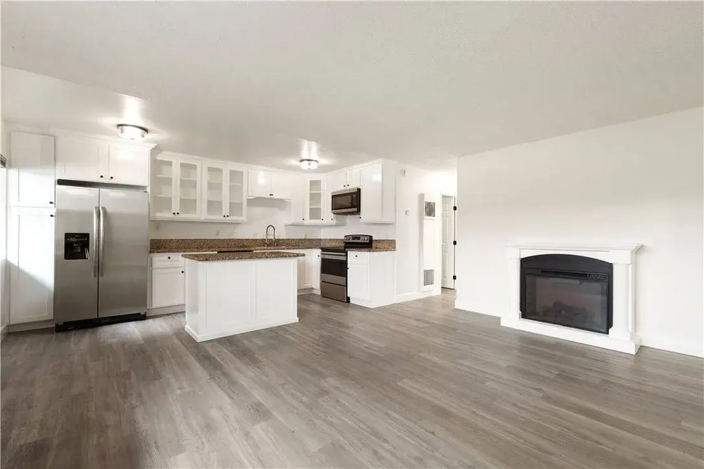 3365 Santa Fe 20, Long Beach