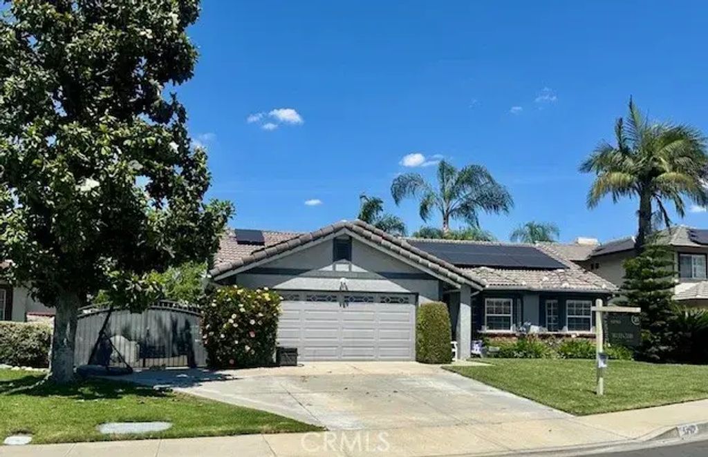 4340 Lombardy Court, Chino