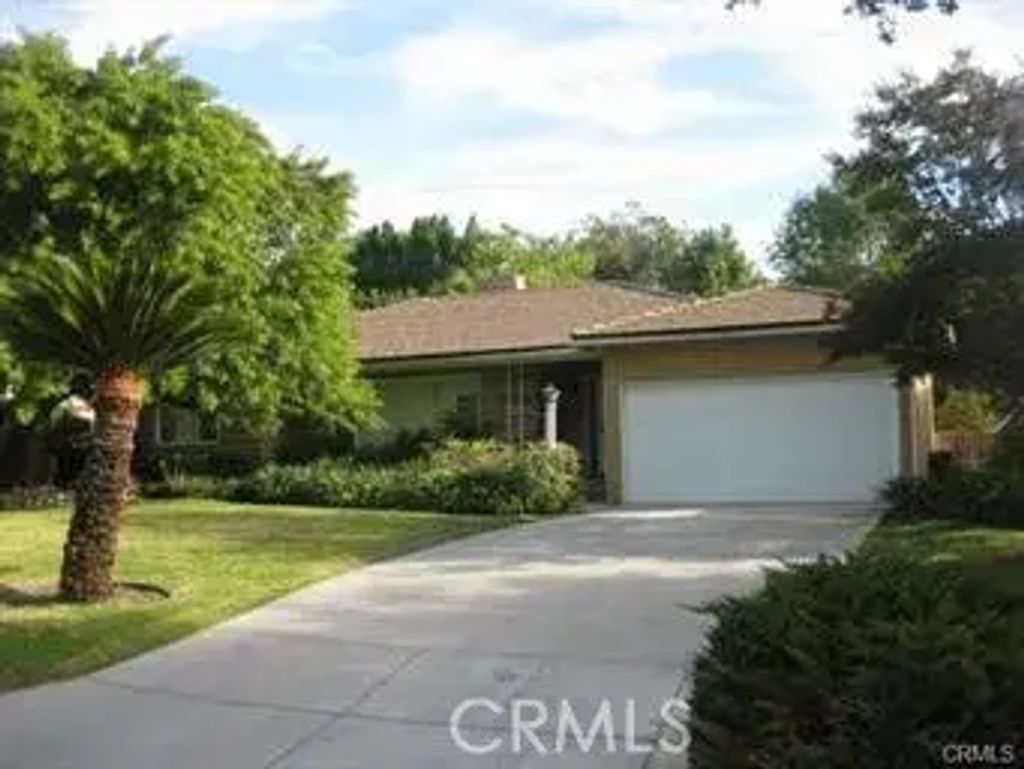 28 S Golden West Avenue, Arcadia