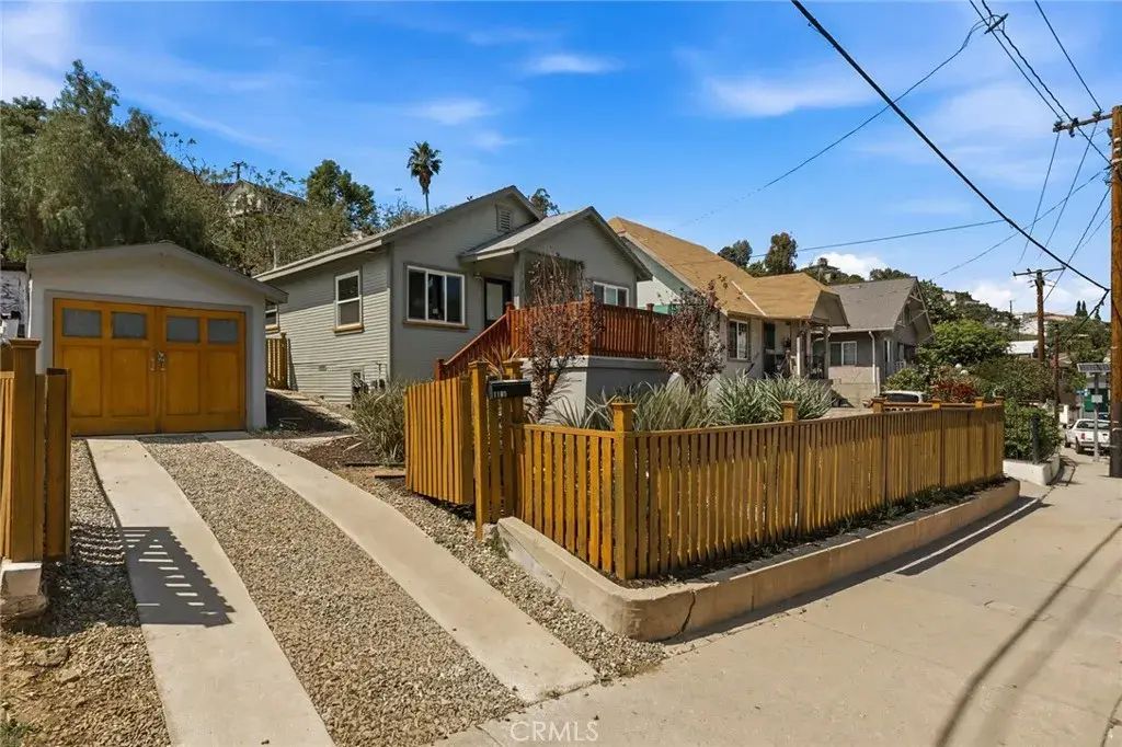 1105 N Hazard, Los Angeles