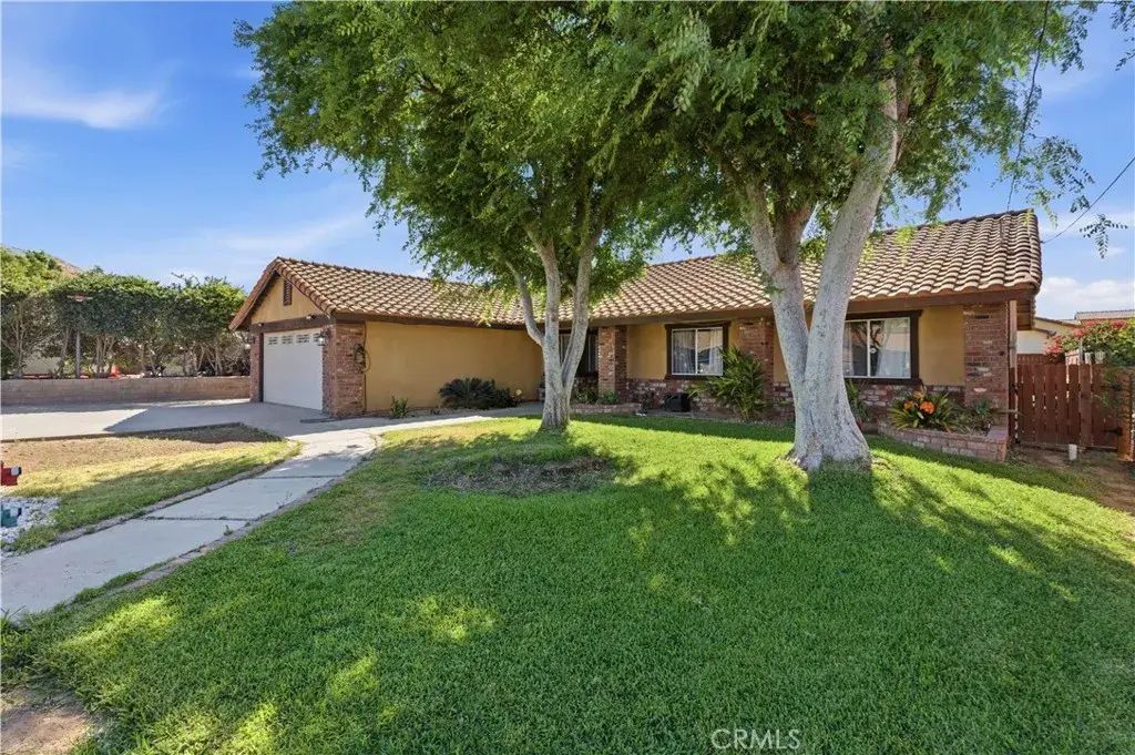 20801 Hollis Lane, Perris