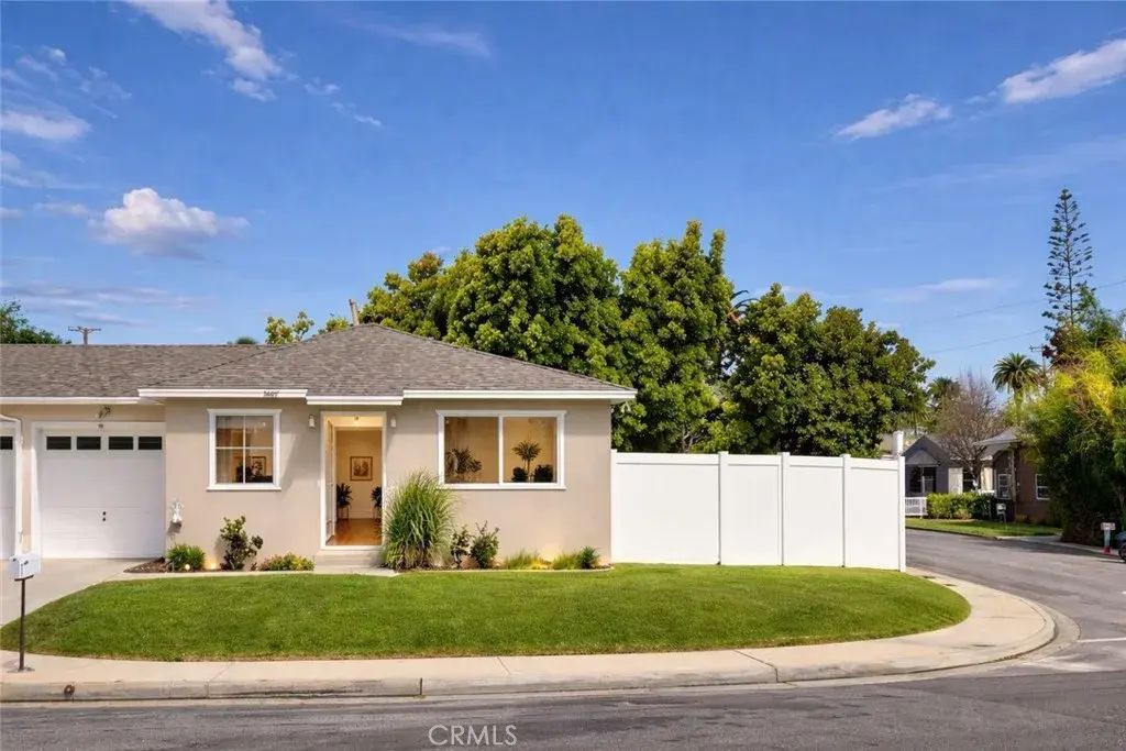 1869 Tustin Avenue, Costa Mesa
