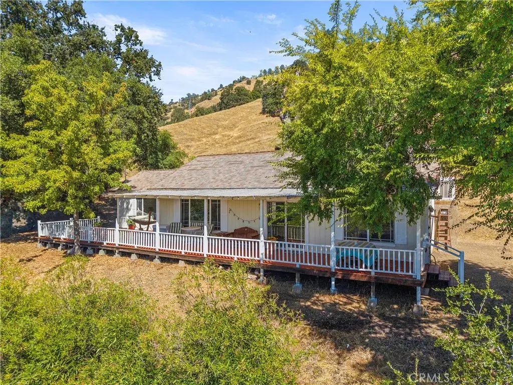 3723 Lakeview, Nice