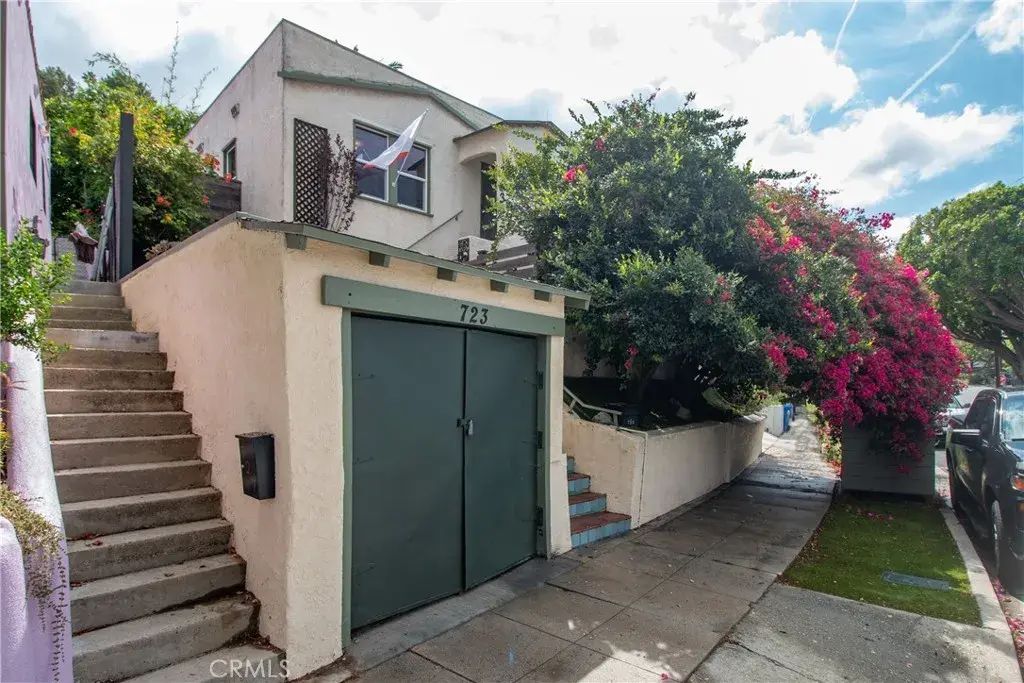723 Isabel, Los Angeles
