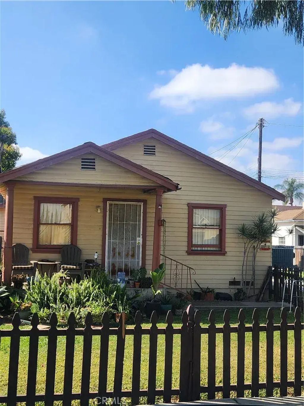 9724 Walnut, Bellflower