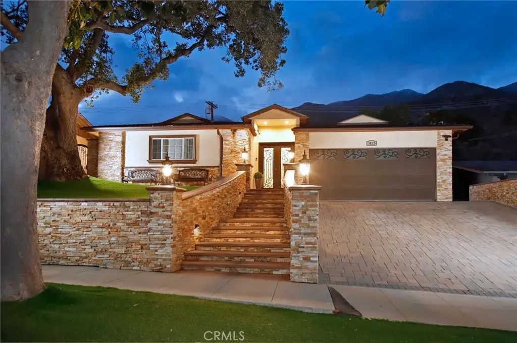 3825 Denair, Pasadena
