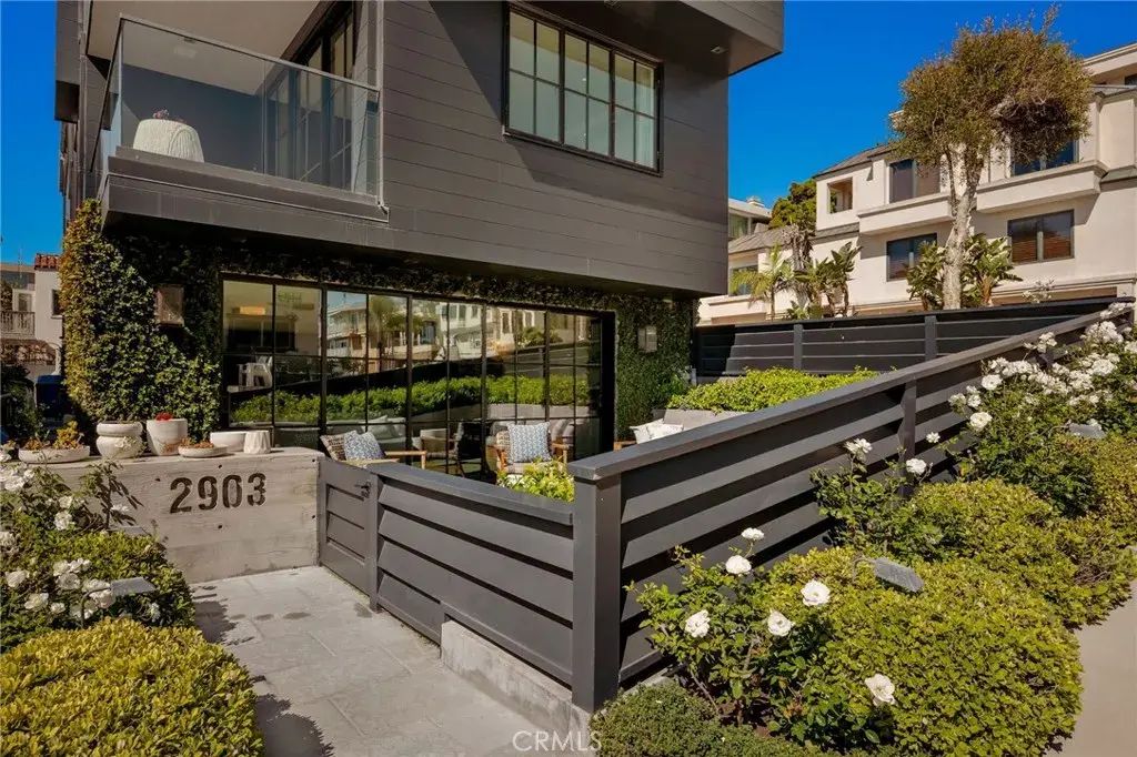 2903 Manhattan Avenue, Manhattan Beach