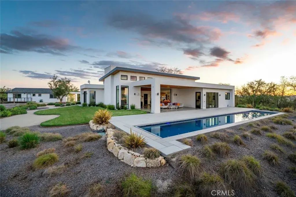 705 Sequoia Lane, Templeton