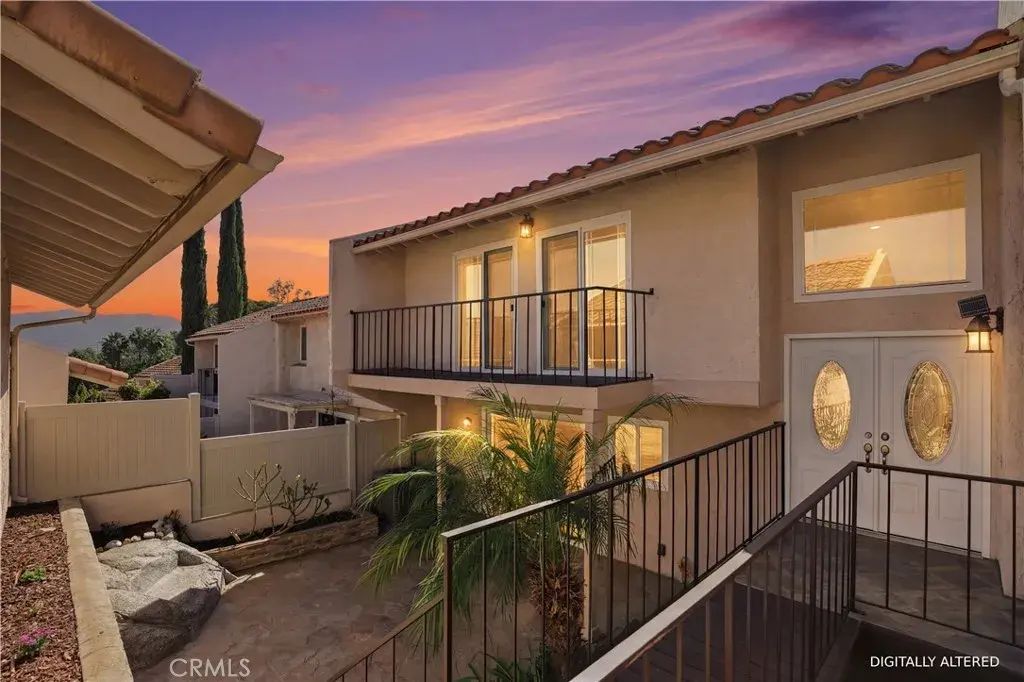 2260 El Capitan, Riverside