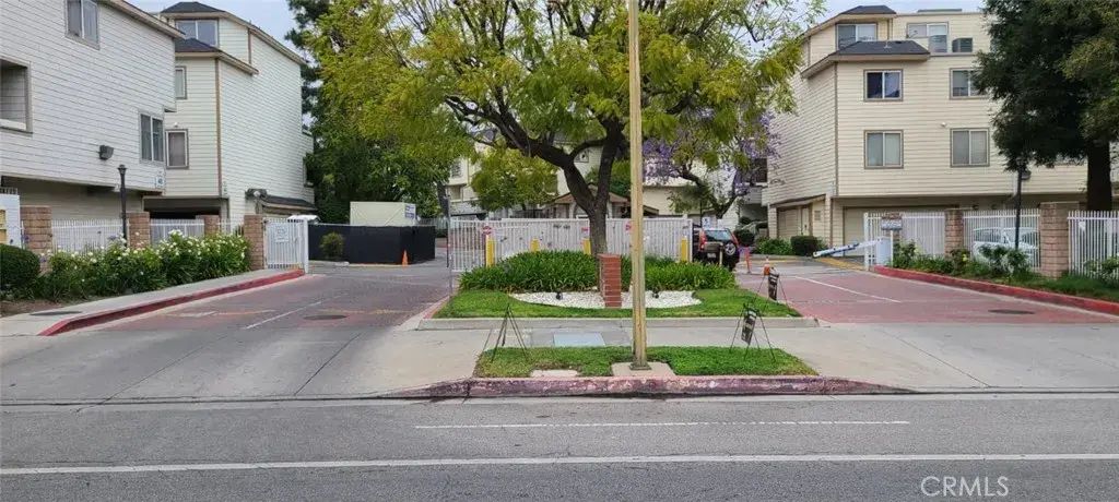 11150 Glenoaks Boulevard 223, Pacoima