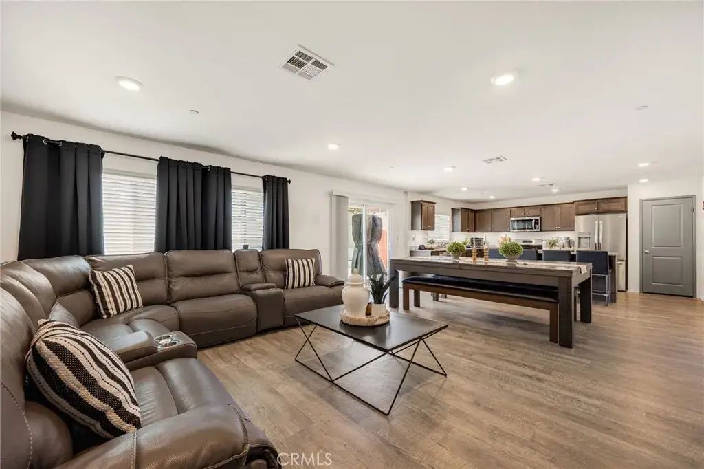 872 Canopy, San Jacinto