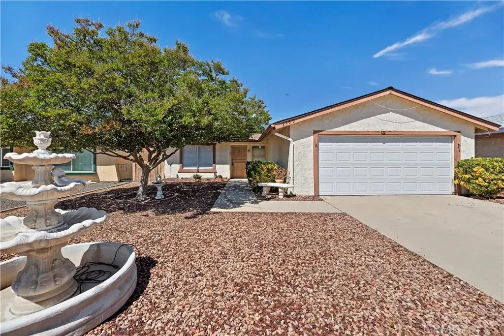 2300 El Grande, Hemet