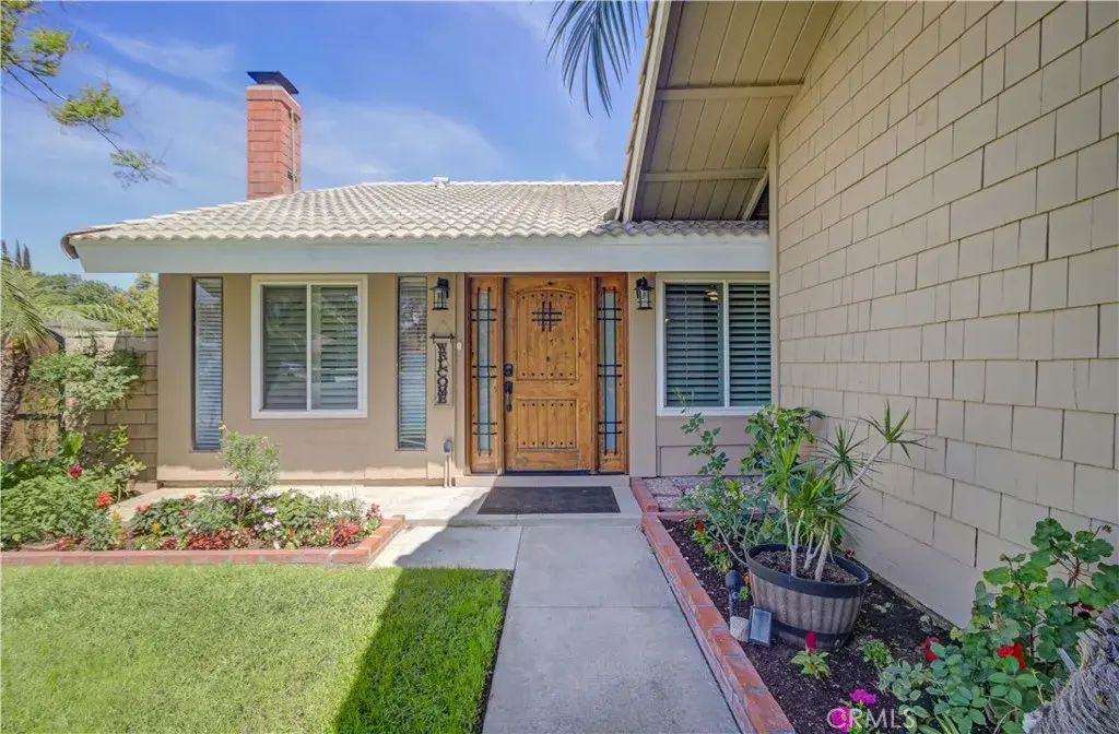 292 N Camino Arroyo, Anaheim Hills